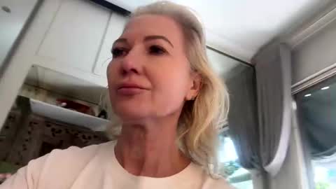 Gl1tter Barbie online show from 04-28-26, 07:46