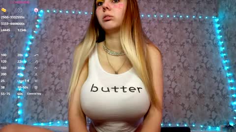 Violetta online show from 03-31-26, 03:19