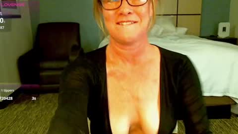 Gwendolyn online show from 12-12-24, 03:32