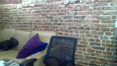Snapshot of glam_cat chatting on 04-29-26, 03:43 Gwendolyn online show from 04-29-26, 03:43