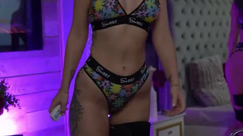 CharmingMom online show from 11-19-25, 04:12