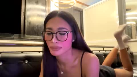 Snapshot of gleiahong chatting on 05-17-26, 12:45 gleiahong online show from 05-17-26, 12:45