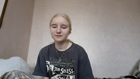 Laura online show from 04-07-26, 07:09