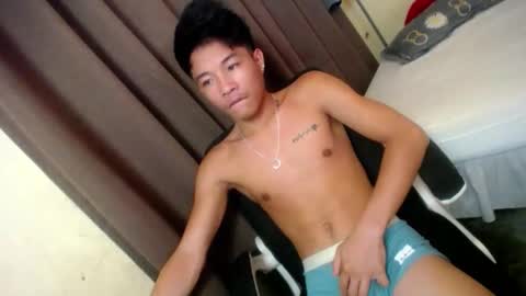 Snapshot of glenndou_daxs chatting on 10-12-25, 11:37 glenndou_daxs online show from 10-12-25, 11:37
