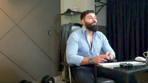 Matthew .. for short call me Matt online show from 12-28-24, 09:51