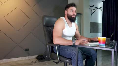 Matthew .. for short call me Matt online show from 02-11-25, 06:30