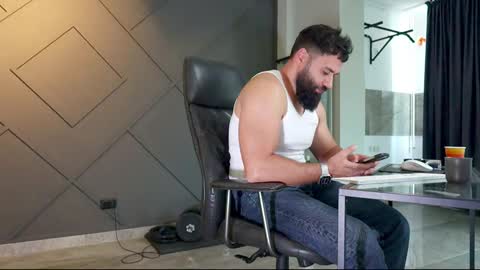 Matthew .. for short call me Matt online show from 02-11-25, 09:31