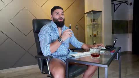 Matthew .. for short call me Matt online show from 02-23-25, 02:40