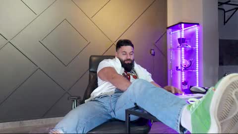 Matthew .. for short call me Matt online show from 03-01-25, 05:31