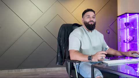 Matthew .. for short call me Matt online show from 03-02-25, 12:42