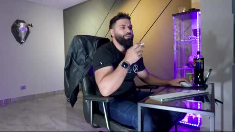 Matthew .. for short call me Matt online show from 03-09-25, 05:49