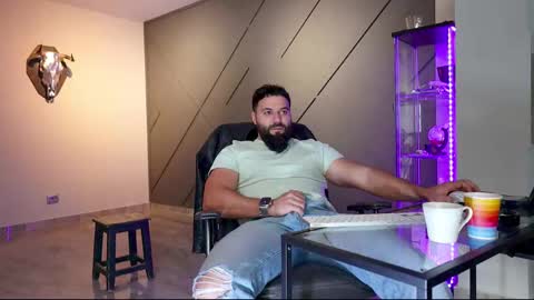 Matthew .. for short call me Matt online show from 03-11-25, 09:02