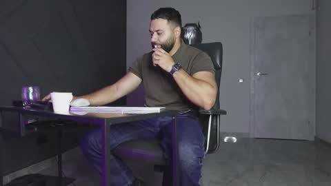 Matthew .. for short call me Matt online show from 10-21-25, 07:14