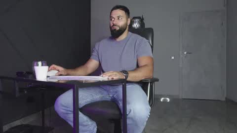 Matthew .. for short call me Matt online show from 10-22-25, 06:51