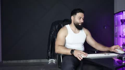 Matthew .. for short call me Matt online show from 04-20-26, 07:04