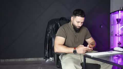 Matthew .. for short call me Matt online show from 04-30-26, 01:01