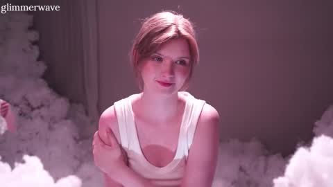 Snapshot of glimmerwave chatting on 03-14-26, 07:52 Gracia online show from 03-14-26, 07:52