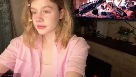 Miroslava friends call me Mira  online show from 05-29-26, 12:08