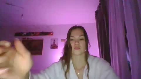 Snapshot of glitter_doll chatting on 01-10-25, 10:04 glitter_doll online show from 01-10-25, 10:04
