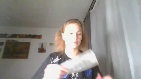 Snapshot of glitter_doll chatting on 01-11-25, 05:40 glitter_doll online show from 01-11-25, 05:40