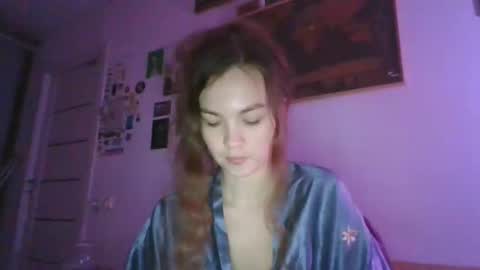 Snapshot of glitter_doll chatting on 01-18-25, 08:19 glitter_doll online show from 01-18-25, 08:19