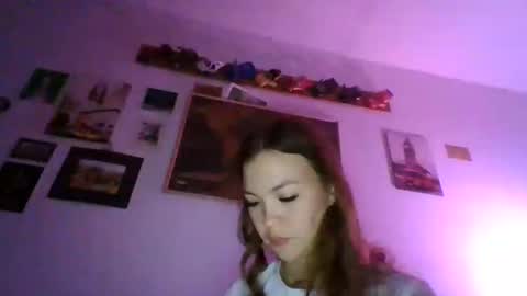 Snapshot of glitter_doll chatting on 01-31-25, 05:32 glitter_doll online show from 01-31-25, 05:32