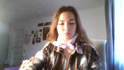 Snapshot of glitter_doll chatting on 02-02-25, 10:57 glitter_doll online show from 02-02-25, 10:57