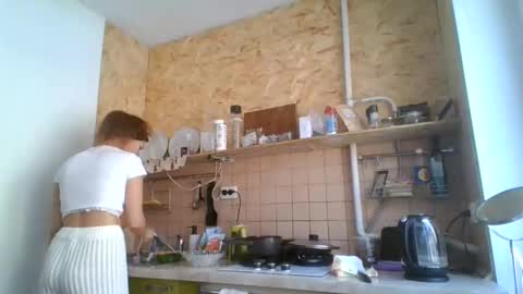 Snapshot of glitter_doll chatting on 02-23-25, 11:22 glitter_doll online show from 02-23-25, 11:22