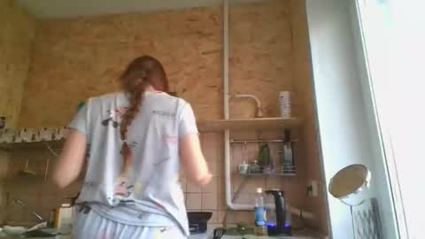 Snapshot of glitter_doll chatting on 02-28-25, 11:47 glitter_doll online show from 02-28-25, 11:47