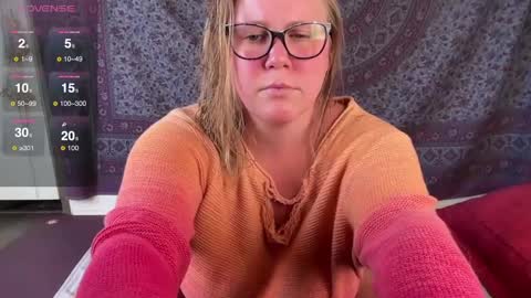 Snapshot of glitterkitty_108 chatting on 10-07-25, 01:19 GlitterKitty 108 online show from 10-07-25, 01:19