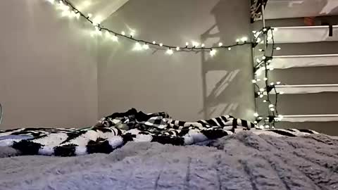 Snapshot of glizzy4u chatting on 10-06-25, 11:40 glizzy4u online show from 10-06-25, 11:40