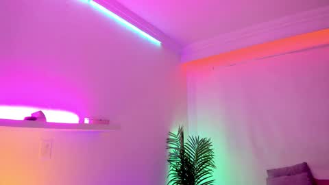 Mimi online show from 11-19-25, 07:14