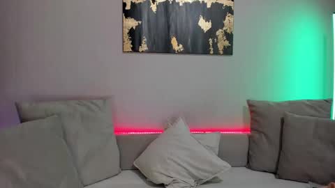 Snapshot of gloria_flur chatting on 02-19-25, 10:45 Gloria online show from 02-19-25, 10:45