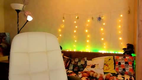 Gloria Wood online show from 12-24-24, 05:34