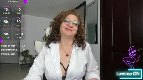 Snapshot of gloriacrespo chatting on 02-06-25, 07:07 gloriacrespo online show from 02-06-25, 07:07