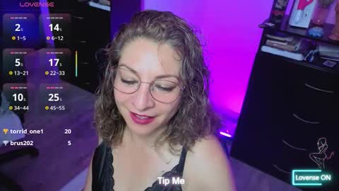 Snapshot of gloriacrespo chatting on 10-30-25, 11:49 gloriacrespo online show from 10-30-25, 11:49