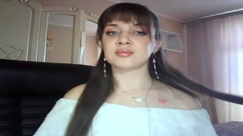 Snapshot of gloriashine chatting on 03-12-25, 07:13 gloriashine online show from 03-12-25, 07:13