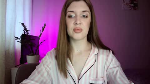 Snapshot of gloriashine chatting on 03-31-26, 08:04 gloriashine online show from 03-31-26, 08:04