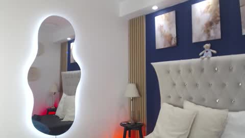 Snapshot of glory_shine chatting on 02-25-26, 12:26 Glory online show from 02-25-26, 12:26