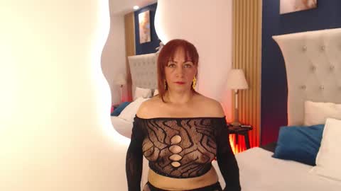 Snapshot of glory_shine chatting on 02-28-26, 01:01 Glory online show from 02-28-26, 01:01