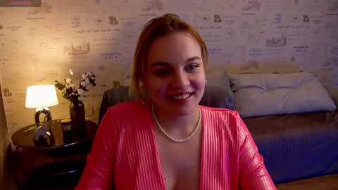 Snapshot of glow_margo chatting on 05-07-26, 01:22 Margo online show from 05-07-26, 01:22