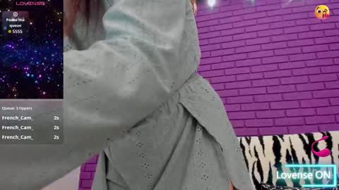 Mia online show from 11-11-25, 09:04