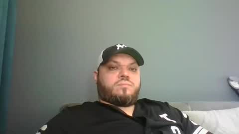 Snapshot of glusgan chatting on 02-19-25, 12:22 Your boy online show from 02-19-25, 12:22