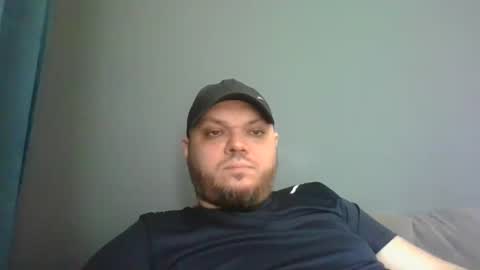 Snapshot of glusgan chatting on 02-26-25, 11:41 Your boy online show from 02-26-25, 11:41