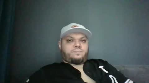 Snapshot of glusgan chatting on 02-27-25, 07:23 Your boy online show from 02-27-25, 07:23