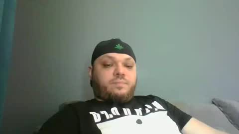 Snapshot of glusgan chatting on 03-04-25, 11:40 Your boy online show from 03-04-25, 11:40
