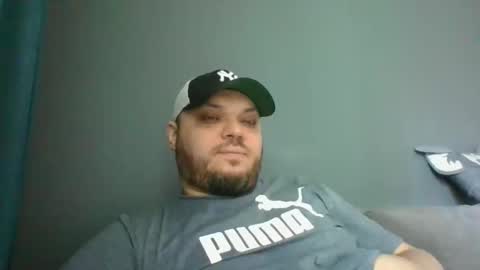 Snapshot of glusgan chatting on 03-07-25, 08:34 Your boy online show from 03-07-25, 08:34