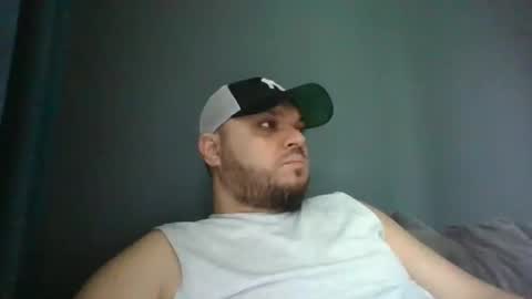Snapshot of glusgan chatting on 03-10-25, 07:32 Your boy online show from 03-10-25, 07:32