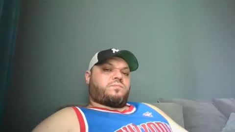 Snapshot of glusgan chatting on 03-11-25, 01:12 Your boy online show from 03-11-25, 01:12