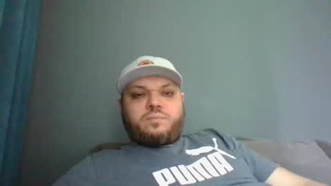 Snapshot of glusgan chatting on 03-12-25, 08:30 Your boy online show from 03-12-25, 08:30